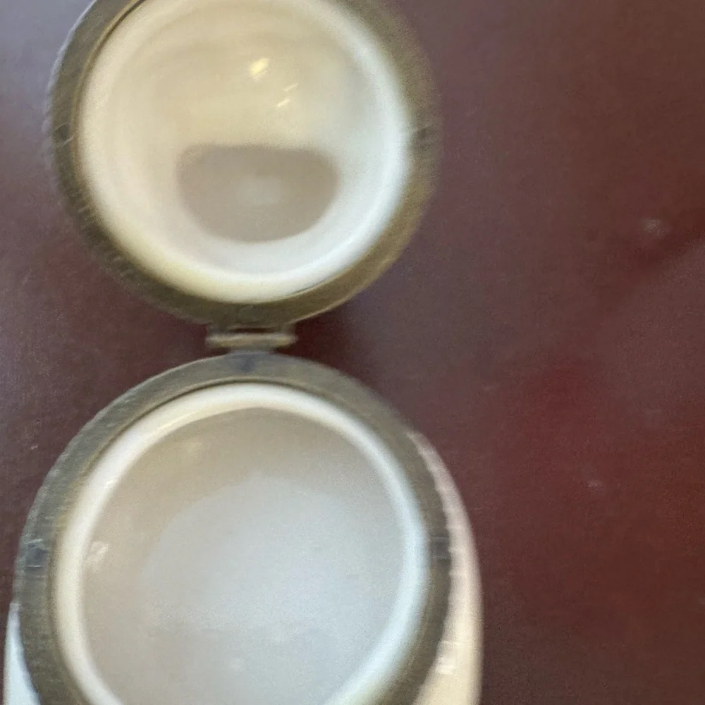 Vintage Porcelain Raggedy Ann Hinged Trinket Box - Picture 5 of 6